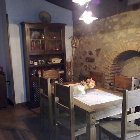 Casa Rural La Chimenea Navas Del Madrono Екстер'єр фото