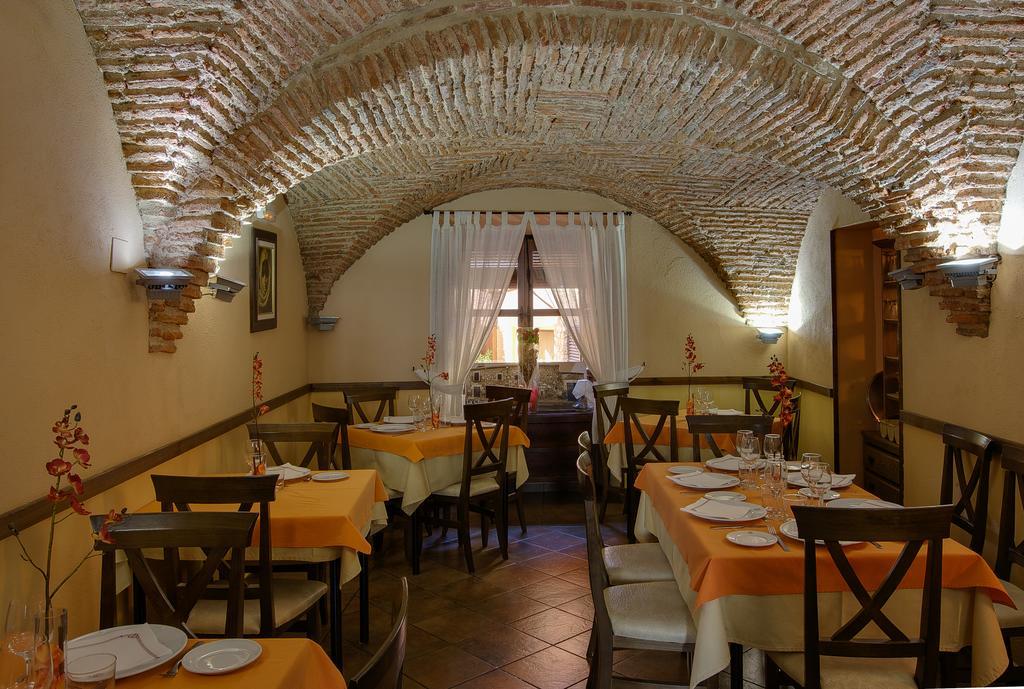 Casa Rural La Chimenea Navas Del Madrono Екстер'єр фото